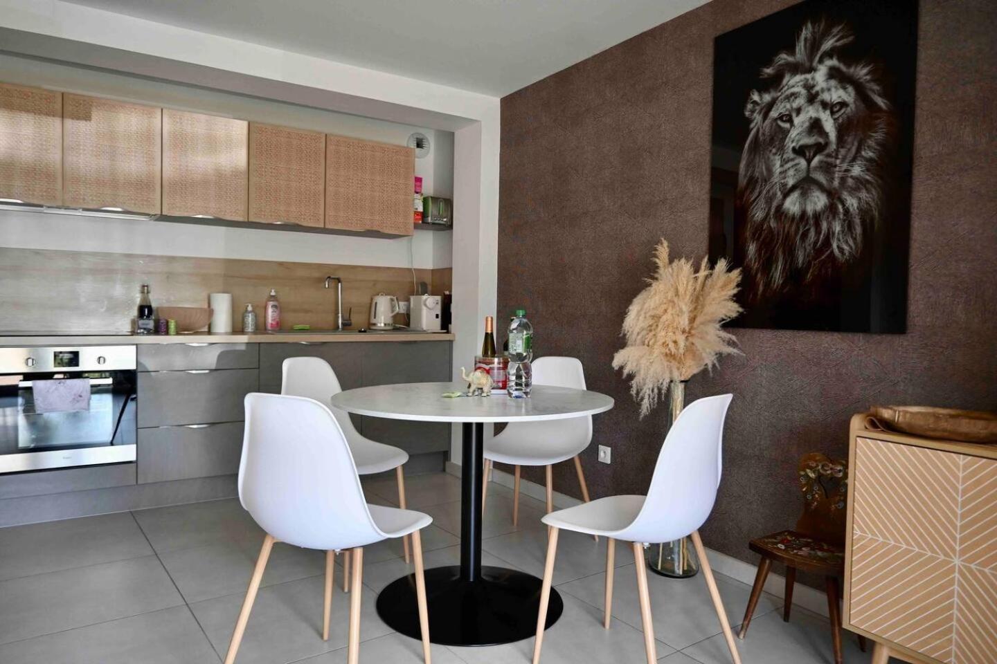 Cosy Apartment Near Strasbourg Mommenheim Bagian luar foto